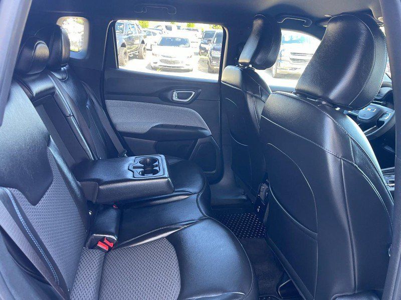 Used 2023 Jeep Compass Latitude w/ Convenience Group AWD/4WD image 13