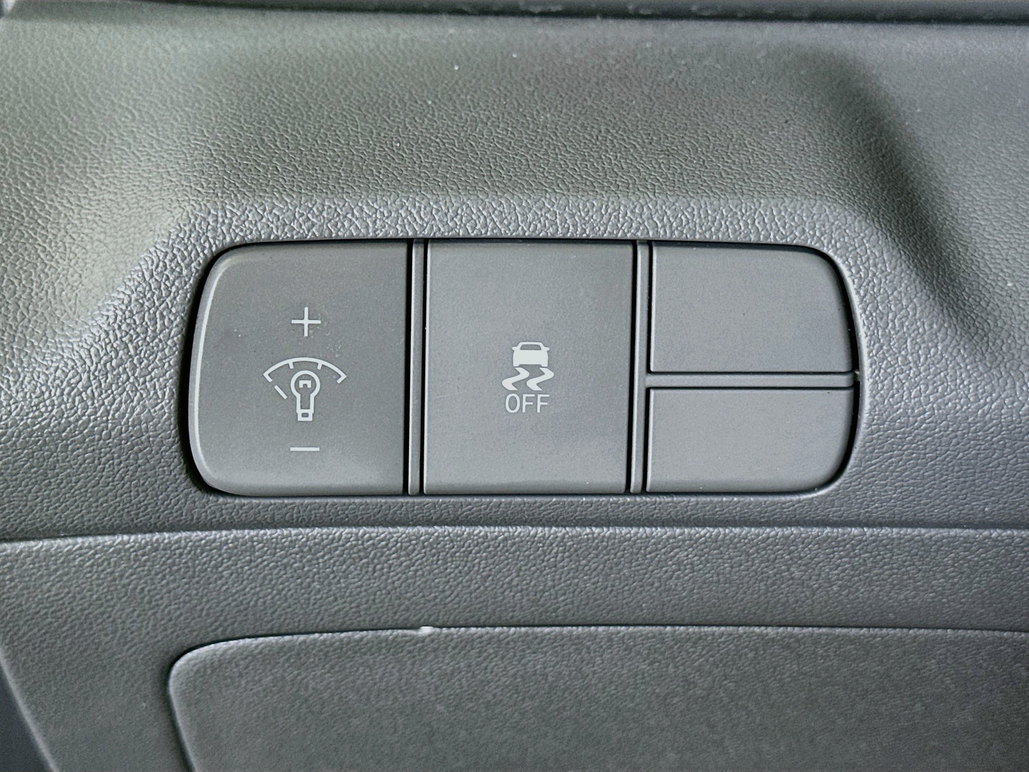 Used 2025 Hyundai Elantra SEL FWD image 17