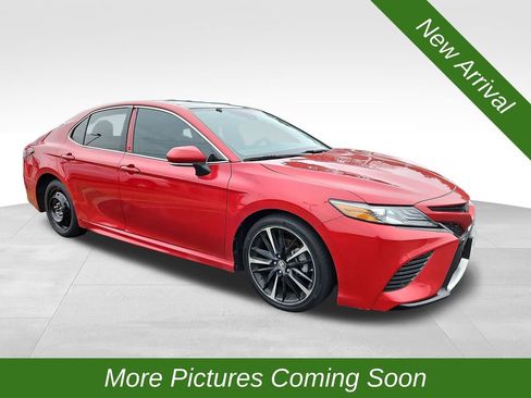 Used 2019 Toyota Camry XSE image 1