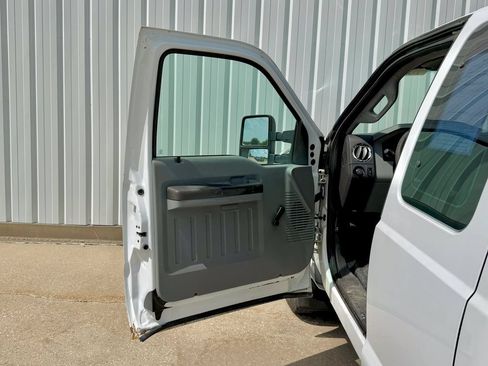 Used 2012 Ford F250 XL AWD/4WD image 14