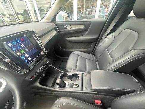 Certified 2025 Volvo XC40 B5 Core AWD/4WD image 20