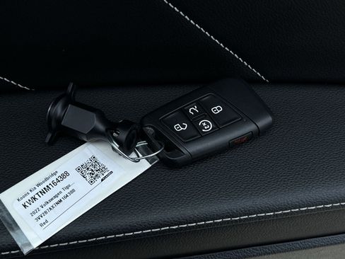 Used 2022 Volkswagen Tiguan SE AWD/4WD image 36