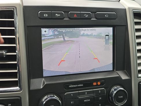 Used 2017 Ford F250 Lariat w/ Lariat Ultimate Package AWD/4WD image 17