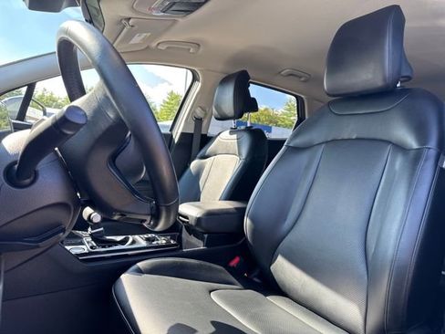 Used 2023 Kia Sportage EX image 12