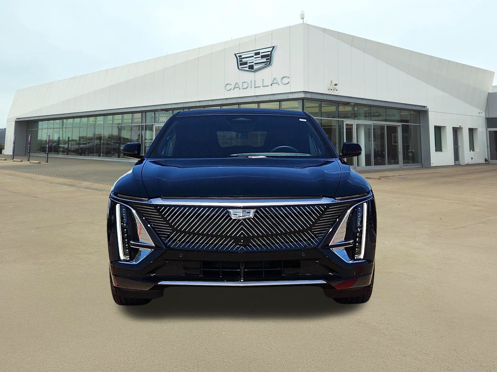Certified 2025 Cadillac Lyriq Luxury w/ LPO, Floor Liner Package AWD/4WD image 2