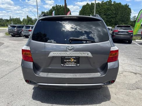 Used 2010 Toyota Highlander SE FWD image 6