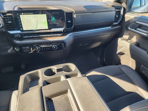 Used 2025 Chevrolet Silverado 1500 LT image 18