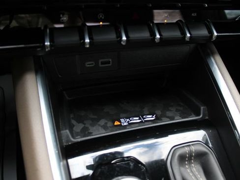 Used 2025 GMC Canyon Denali AWD/4WD image 24