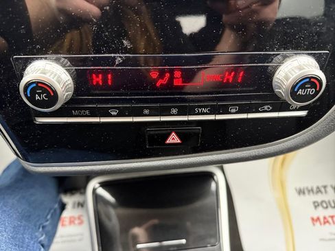 Used 2020 Mitsubishi Outlander ES image 31