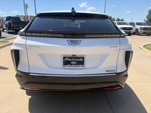 Used 2024 Cadillac Lyriq Luxury RWD image 6