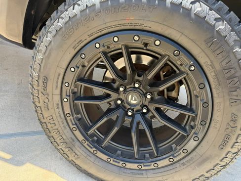 Used 2017 Ford F150 Platinum w/ Equipment Group 701A Luxury AWD/4WD image 9