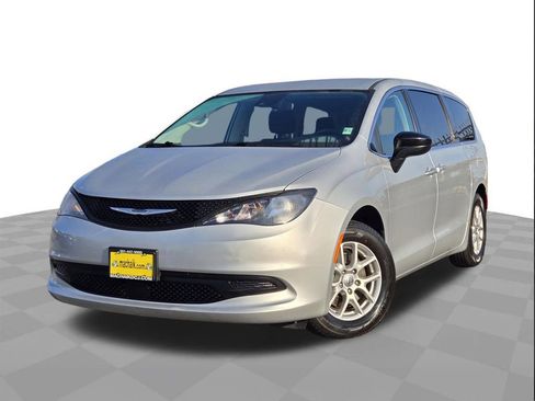 Used 2024 Chrysler Voyager LX image 1