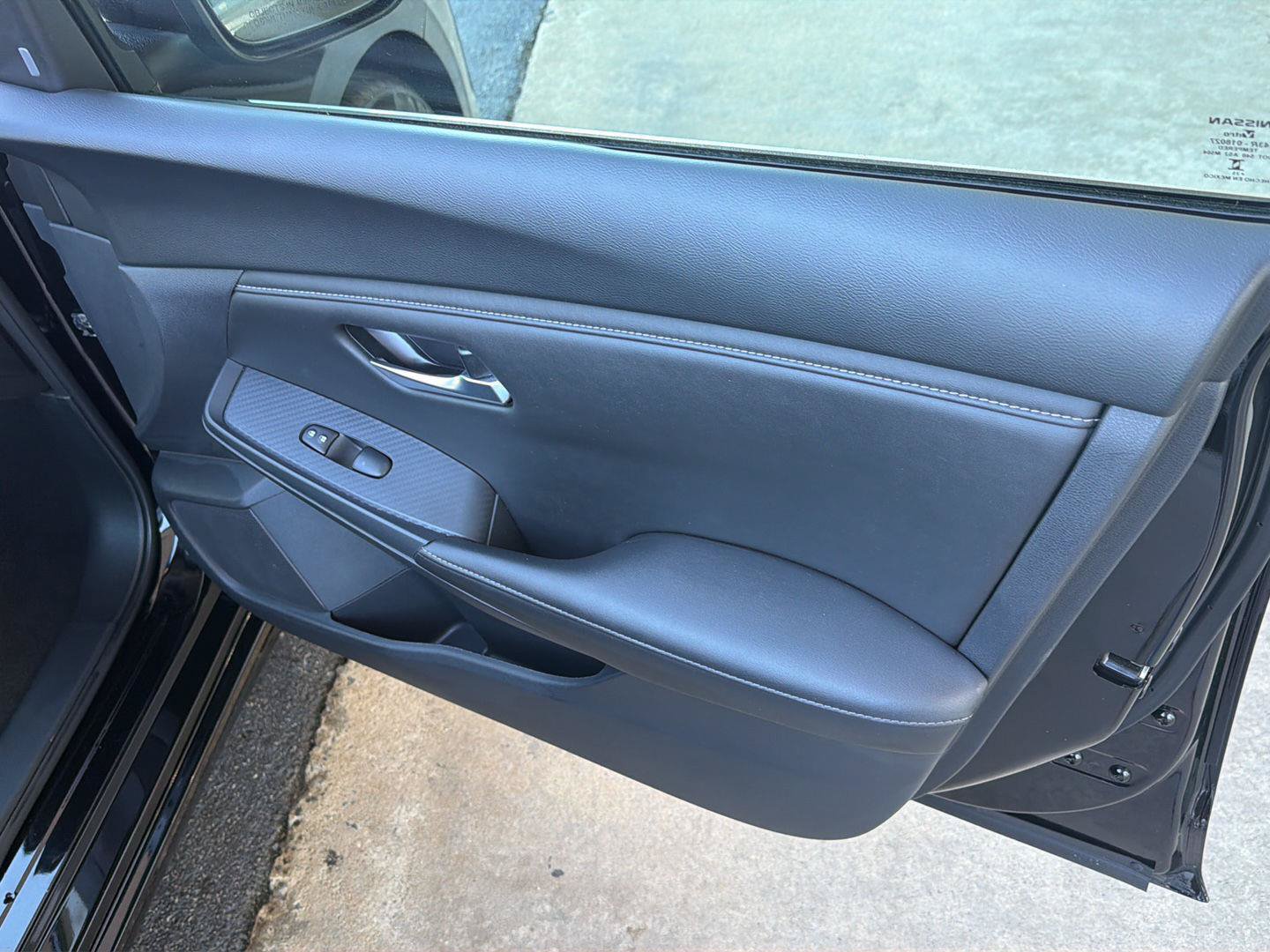 Used 2025 Nissan Sentra SV FWD image 14