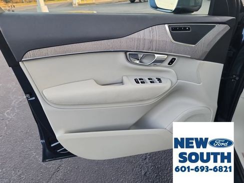 Used 2025 Volvo XC90 B6 Plus w/ Protection Package Premier image 9