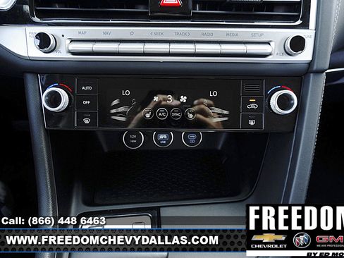 Used 2025 Genesis G70 2.5T RWD image 18