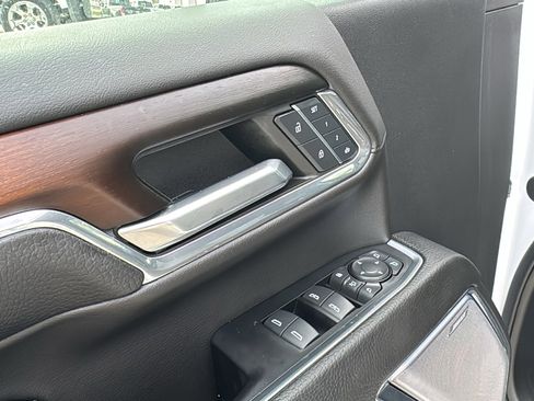 Used 2024 GMC Sierra 2500 Denali w/ Denali Reserve Package image 13