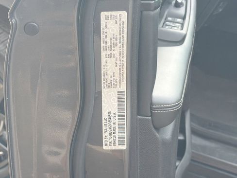 Used 2024 Jeep Grand Cherokee Altitude image 42