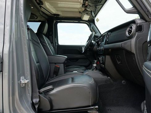 Used 2021 Jeep Wrangler Unlimited Sahara w/ Dual Top Group AWD/4WD image 29