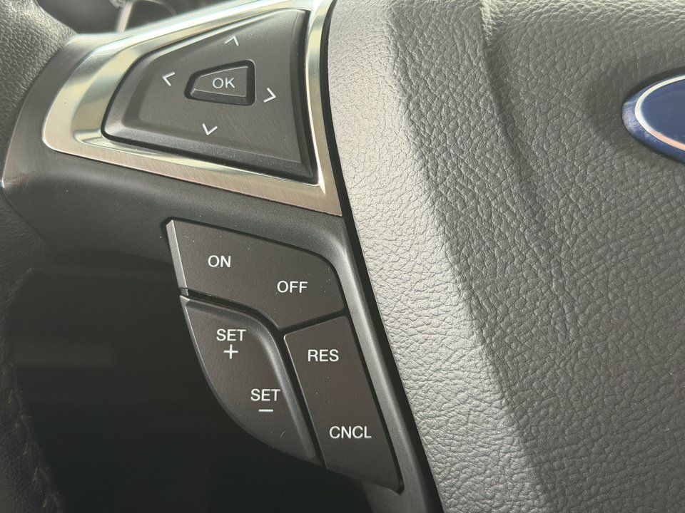 Used 2017 Ford Edge Titanium w/ Equipment Group 301A AWD/4WD image 15