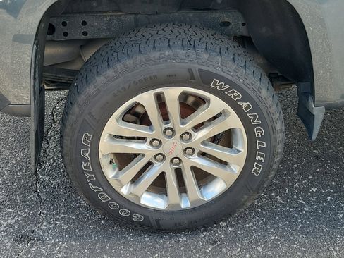 Used 2017 GMC Canyon SLT w/ Driver Alert Package image 10