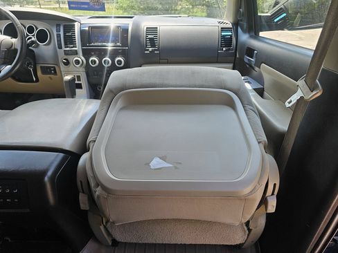 Used 2008 Toyota Sequoia SR5 AWD/4WD image 48