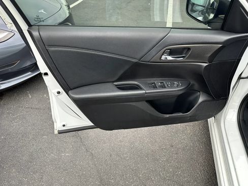 Used 2016 Honda Accord Sport image 22