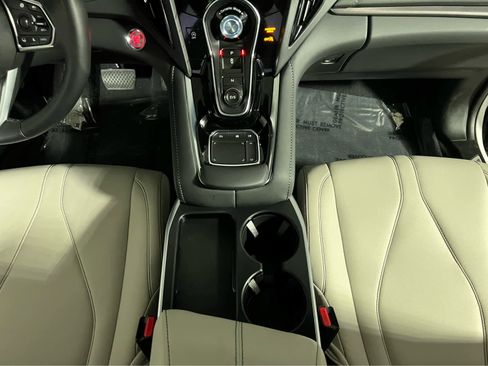 Used 2025 Acura RDX SH-AWD image 11