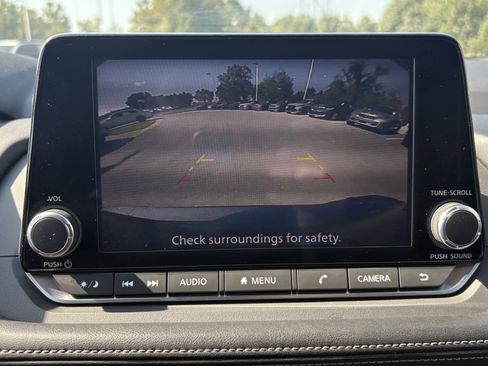 Used 2024 Nissan Rogue SV image 26