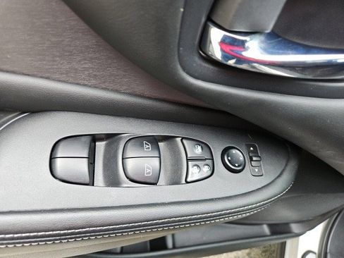 Used 2020 Nissan Murano SV image 20