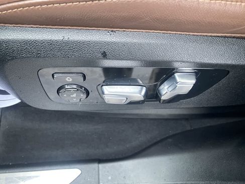 Used 2022 BMW X7 M50i image 12