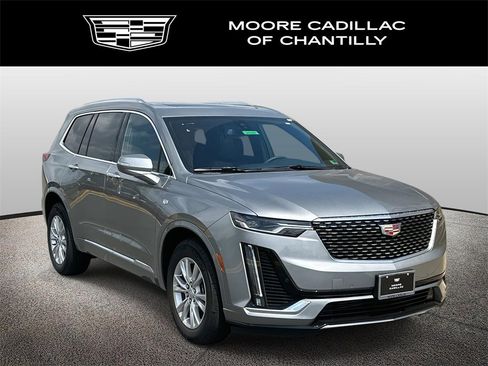 New 2025 Cadillac XT6 Luxury image 1