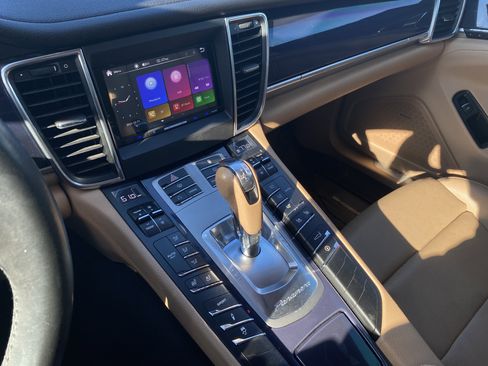 Used 2013 Porsche Panamera image 13