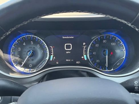 Used 2020 Chrysler Pacifica Touring-L w/ Advanced Safetytec Group AWD/4WD image 12