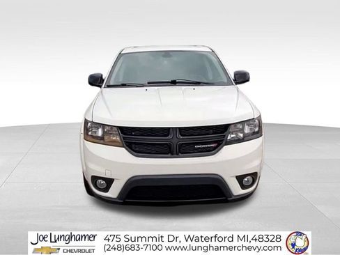 Used 2019 Dodge Journey SE w/ Blacktop Package FWD image 3