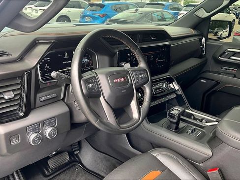 Used 2023 GMC Sierra 1500 AT4 w/ Technology Package AWD/4WD image 14