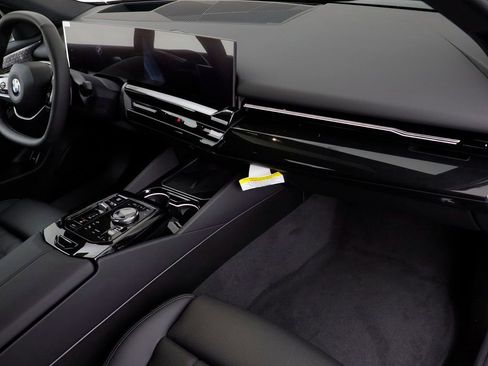 New 2026 BMW 530i xDrive w/ Premium Package AWD/4WD image 19