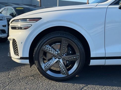 Used 2023 Genesis GV70 2.5T w/ Sport Prestige Package image 6