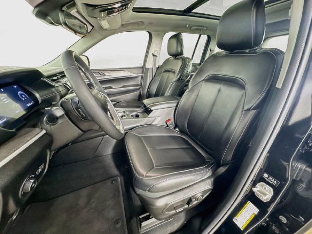 Used 2024 Jeep Grand Cherokee Limited w/ Black Appearance Package AWD/4WD image 26