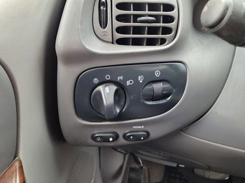 Used 2002 Ford F150 Lariat AWD/4WD image 16