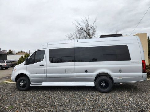 Used 2021 Mercedes-Benz Sprinter 3500 image 29