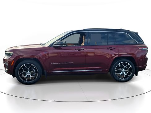 Used 2025 Jeep Grand Cherokee Summit image 3