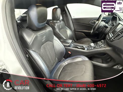 Used 2015 Chrysler 200 S w/ Navigation & Sound Group I FWD image 33