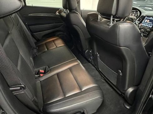 Used 2022 Jeep Grand Cherokee Limited AWD/4WD image 12