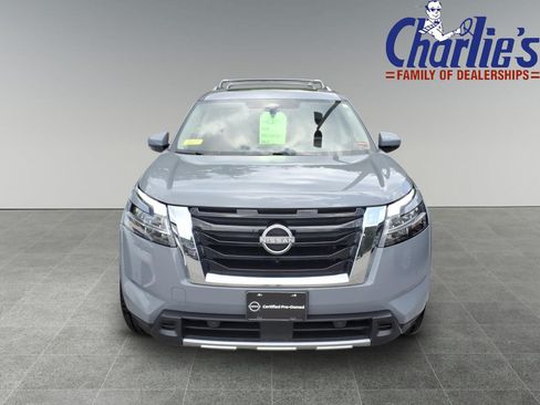 Used 2023 Nissan Pathfinder Platinum w/ Cargo Package AWD/4WD image 2
