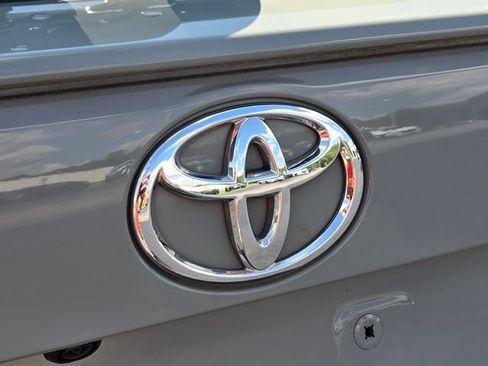 Used 2022 Toyota RAV4 XLE Premium AWD/4WD image 20
