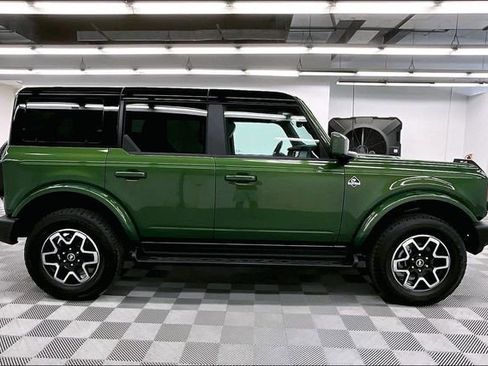 Used 2025 Ford Bronco Outer Banks AWD/4WD image 14