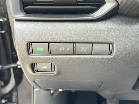 Used 2024 Nissan Sentra S FWD image 13