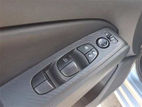 Used 2024 Nissan Altima 2.5 SV image 19