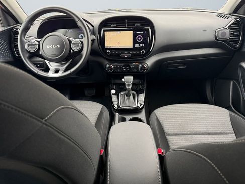 Used 2025 Kia Soul EX image 10