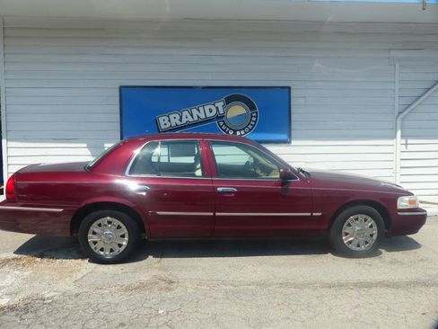 Used 2008 Mercury Grand Marquis GS RWD image 26